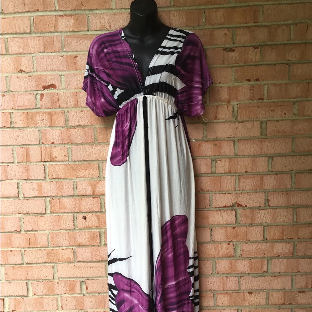 Casual maxi dress with butterflies